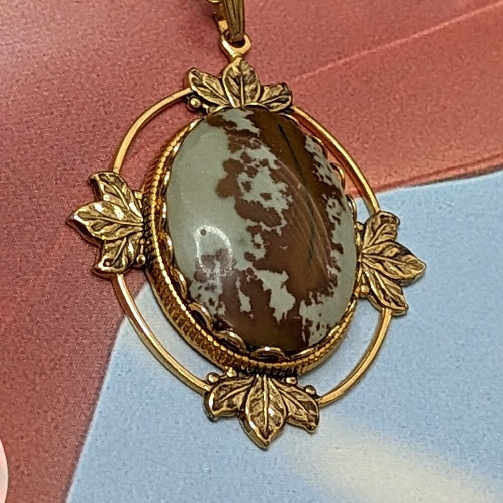 Natural Polished Cabochon Jasper Pendant Victorian Design with 12k gold/F Chain